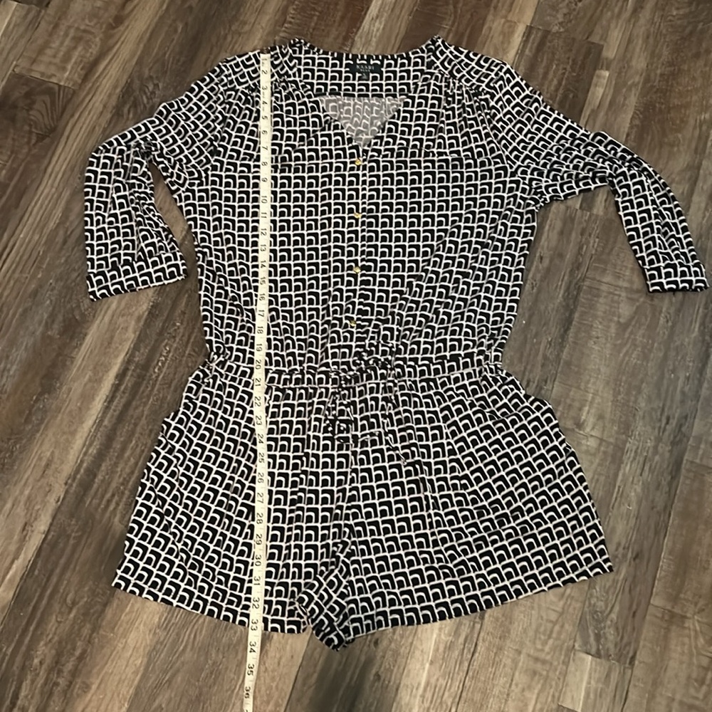 Navy & White Romper - Picture 4 of 5